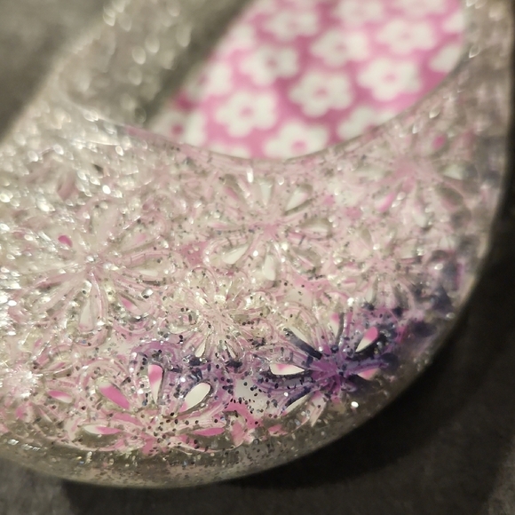 White and Pink Glitter Sandals with Textured Soles - Picture 7 of 7